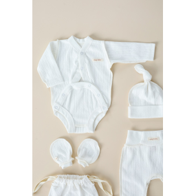 Набір "Trudy" молочний з боді (для догляду за пупочком) ажурний 2