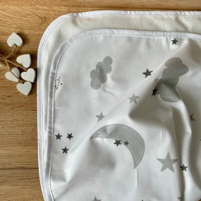 Непромокаюча пелюшка Хмаринки сірі з місяцем (50 на 80 см) 2