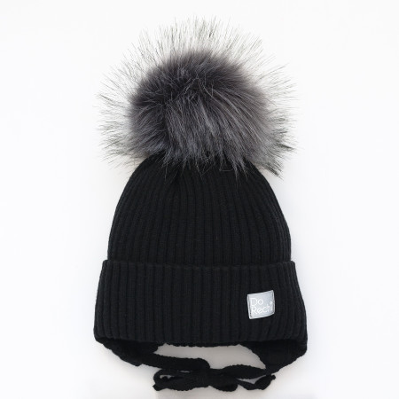 Шапка чорна зимова (меринос) з помпоном