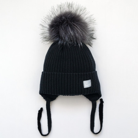 Шапка чорна зимова (меринос) з помпоном