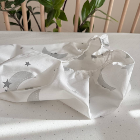 Простинка Хмаринки сірі з місяцем в коляску (на резинці) 45х80см