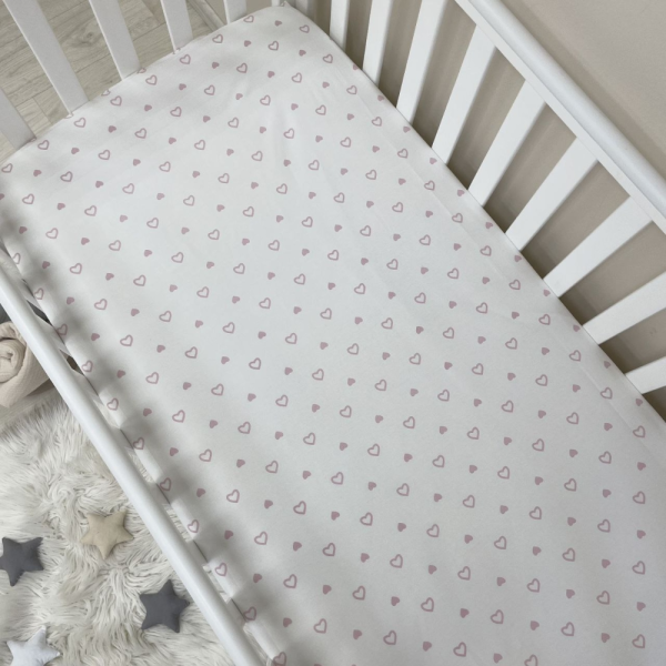 Простынь на резинке "Сердечка" пудра на белом (поплин) 60х120см