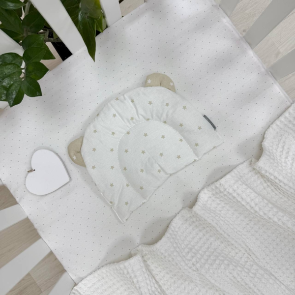 Подушка "Зірка бежева на білому" з вушками анатомічна