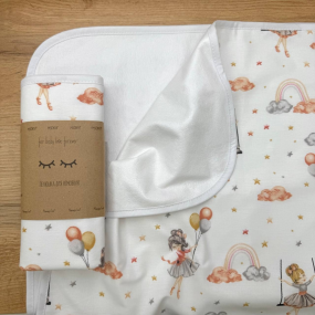 Непромокаюча пелюшка Дівчата на гойдалках (50 на 80 см) 2