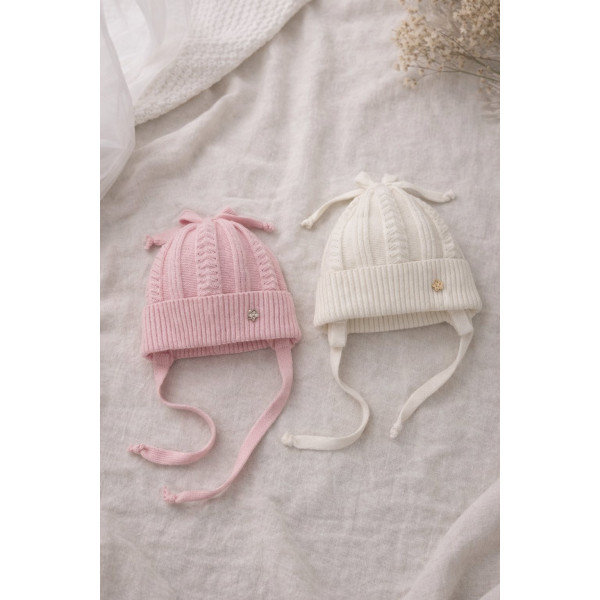 Шапка демі ДЖЕННІ молоко (надм'яка пряжа мерінос) для дівчинки